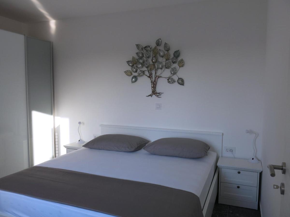 Apartments Rea Црес Экстерьер фото